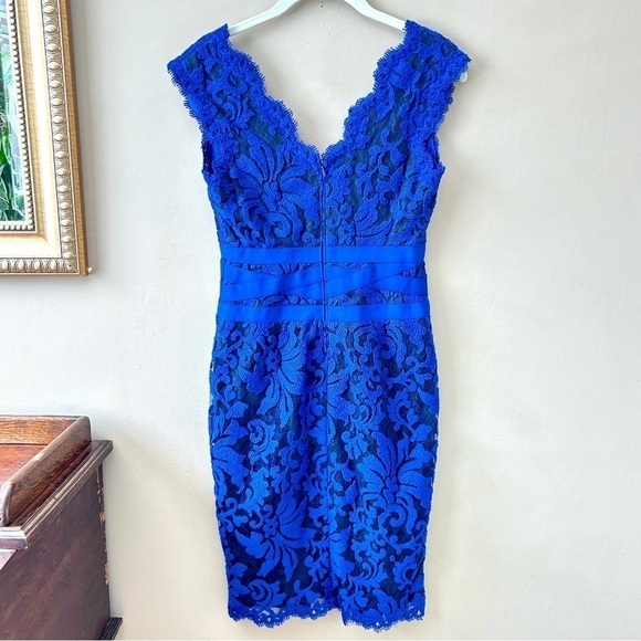 Tadashi Shoji Embroidered Lace Cocktail Sheath Dress in Royal Blue Black Size 2P - Picture 7 of 11